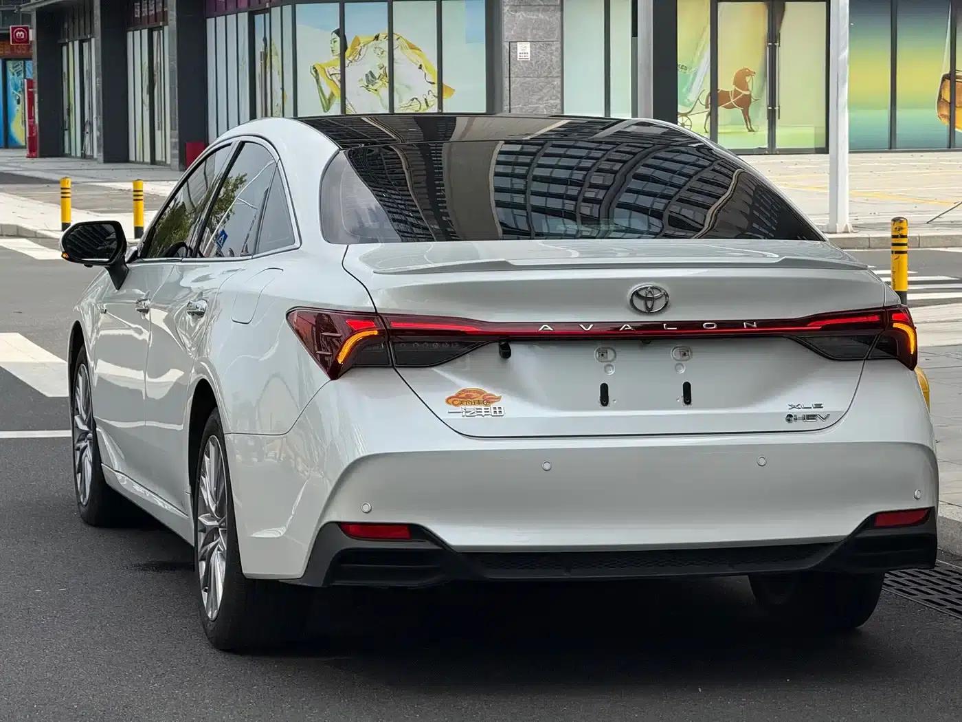2024 Toyota Avalon Hybrid 2.5L XLE Premium Edition — миниатюра 12