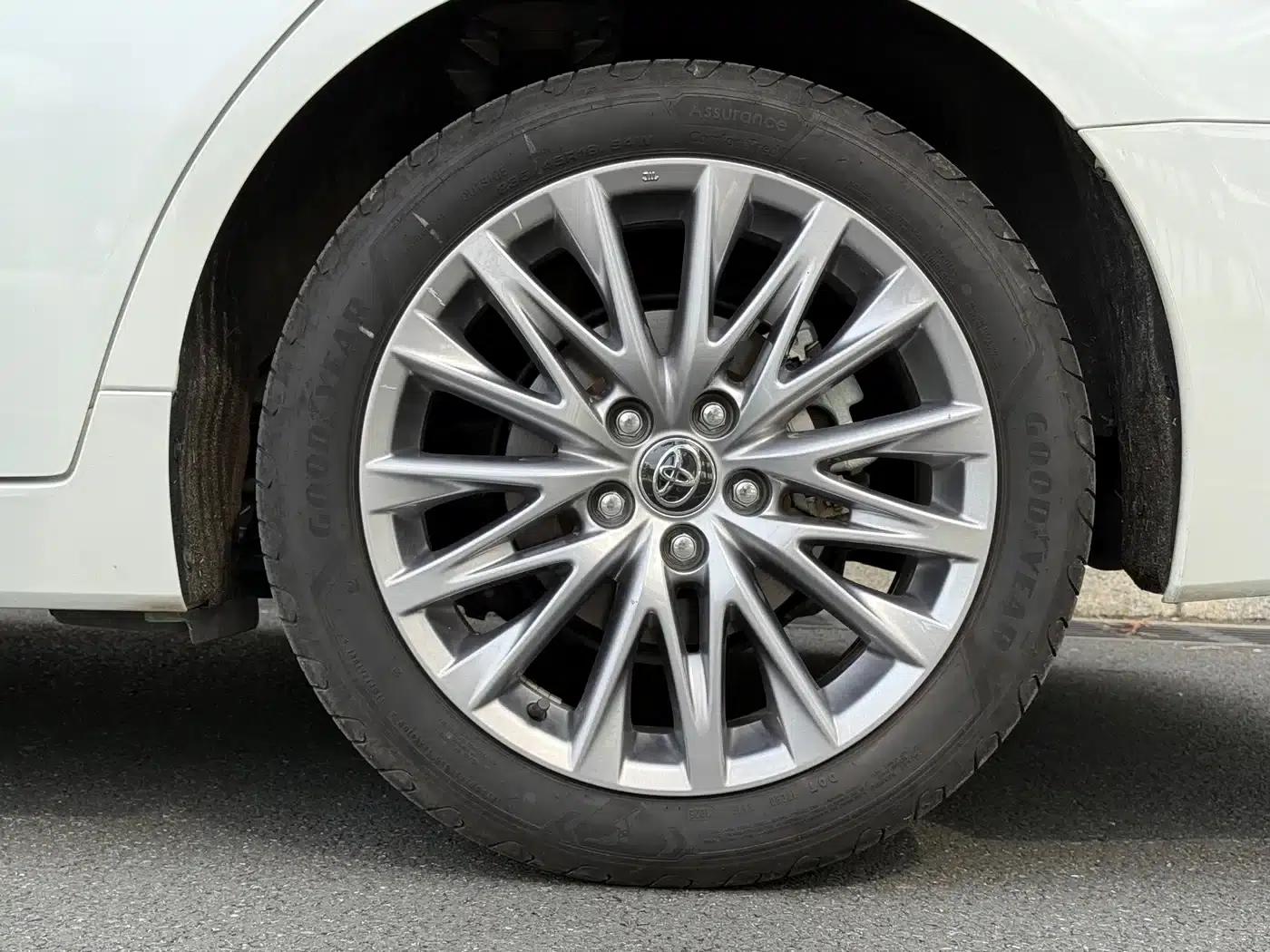 2024 Toyota Avalon Hybrid 2.5L XLE Premium Edition — миниатюра 13