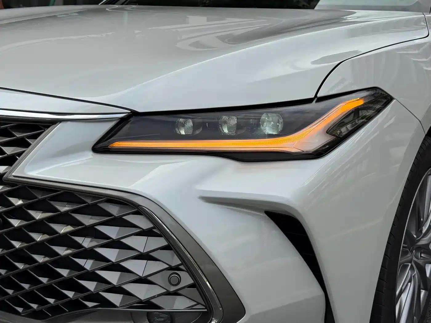 2024 Toyota Avalon Hybrid 2.5L XLE Premium Edition — миниатюра 4