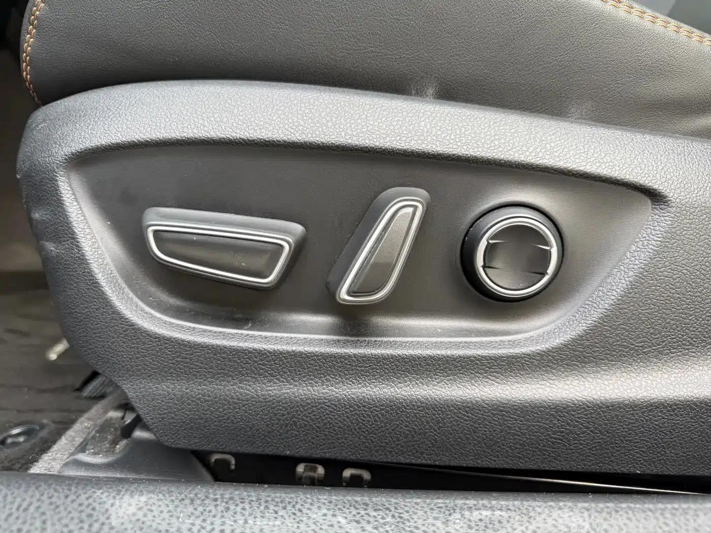 2024 Toyota Avalon Hybrid 2.5L XLE Premium Edition — миниатюра 6