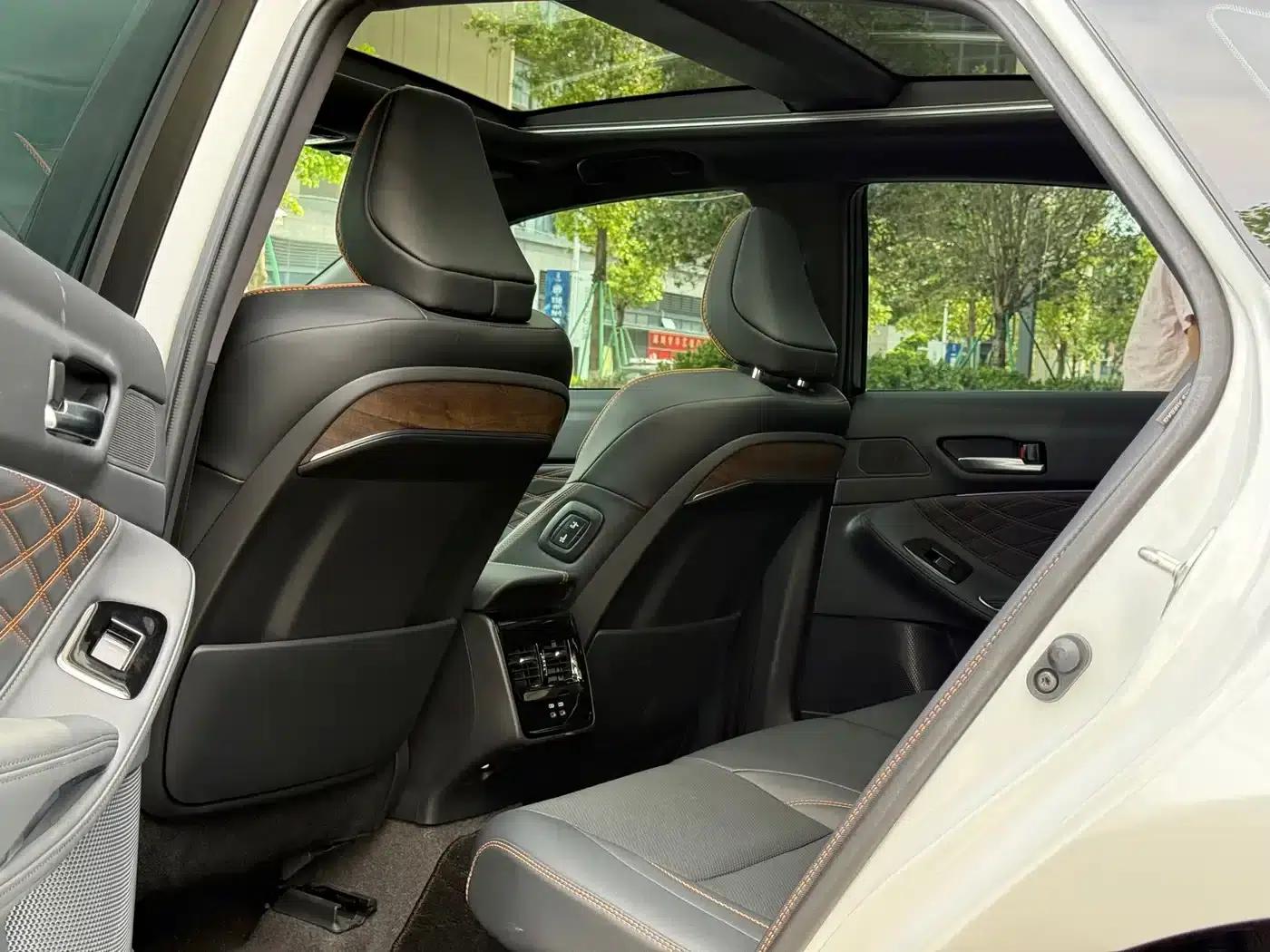 2024 Toyota Avalon Hybrid 2.5L XLE Premium Edition — миниатюра 8