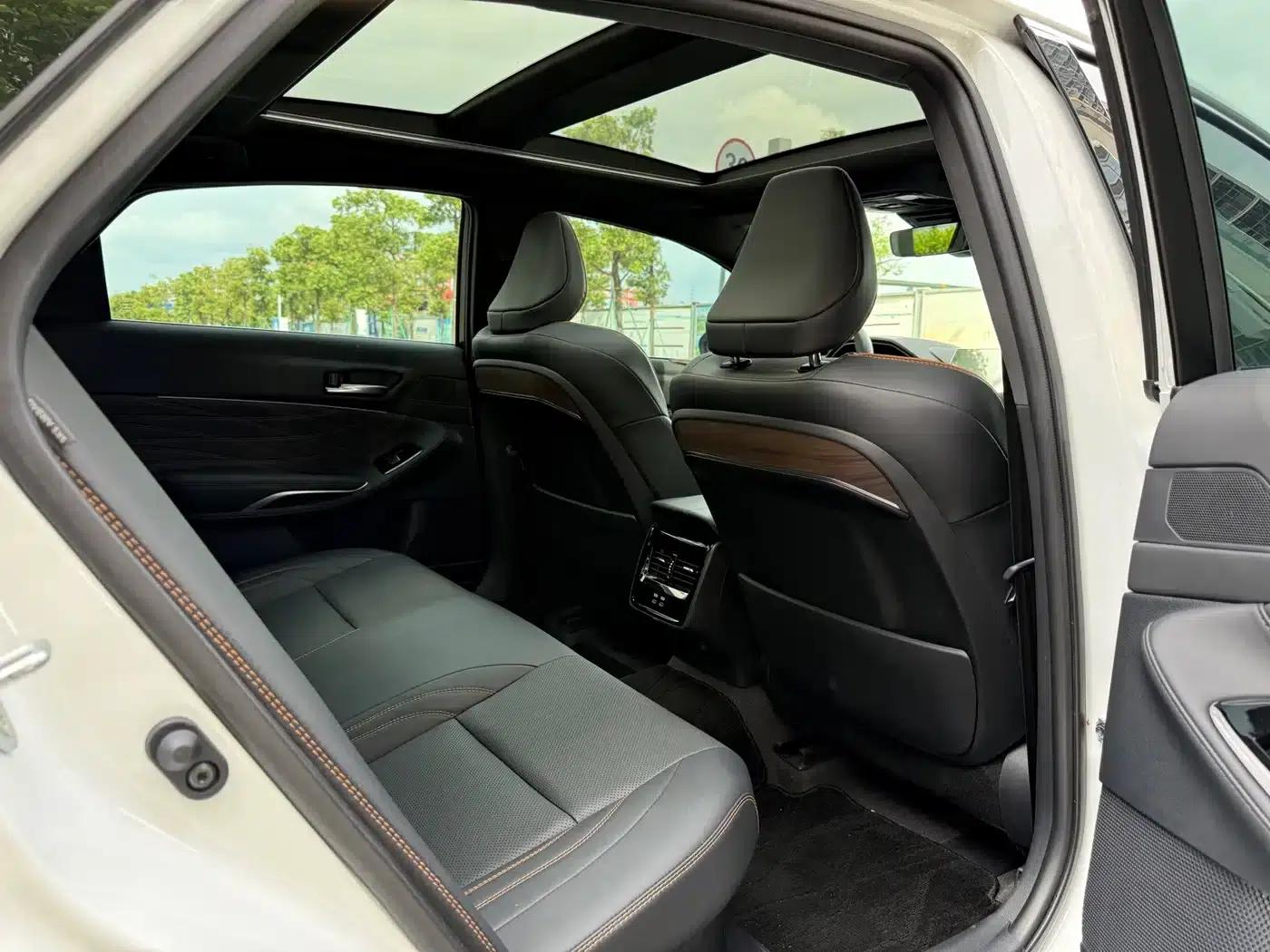 2024 Toyota Avalon Hybrid 2.5L XLE Premium Edition — миниатюра 9
