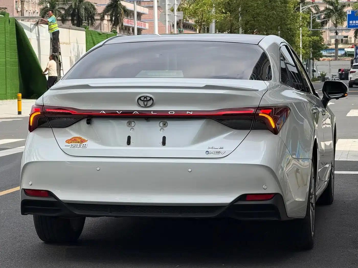 2024 Toyota Avalon Hybrid 2.5L XLE Premium Edition — миниатюра 10