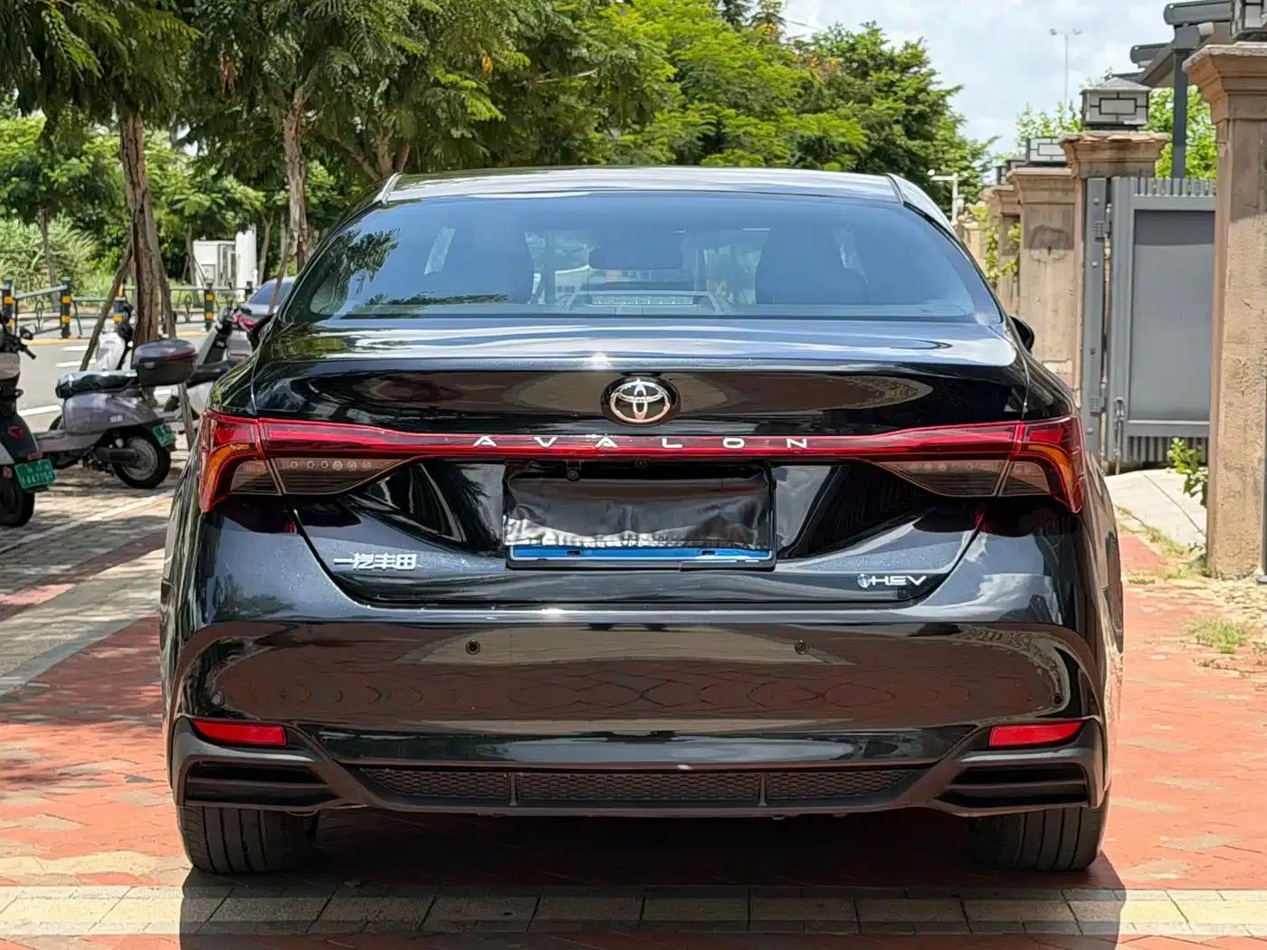 2024 Toyota Avalon Hybrid 2.0L Luxury Edition — миниатюра 8