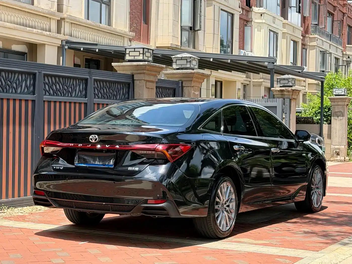 2024 Toyota Avalon Hybrid 2.0L Luxury Edition — миниатюра 9