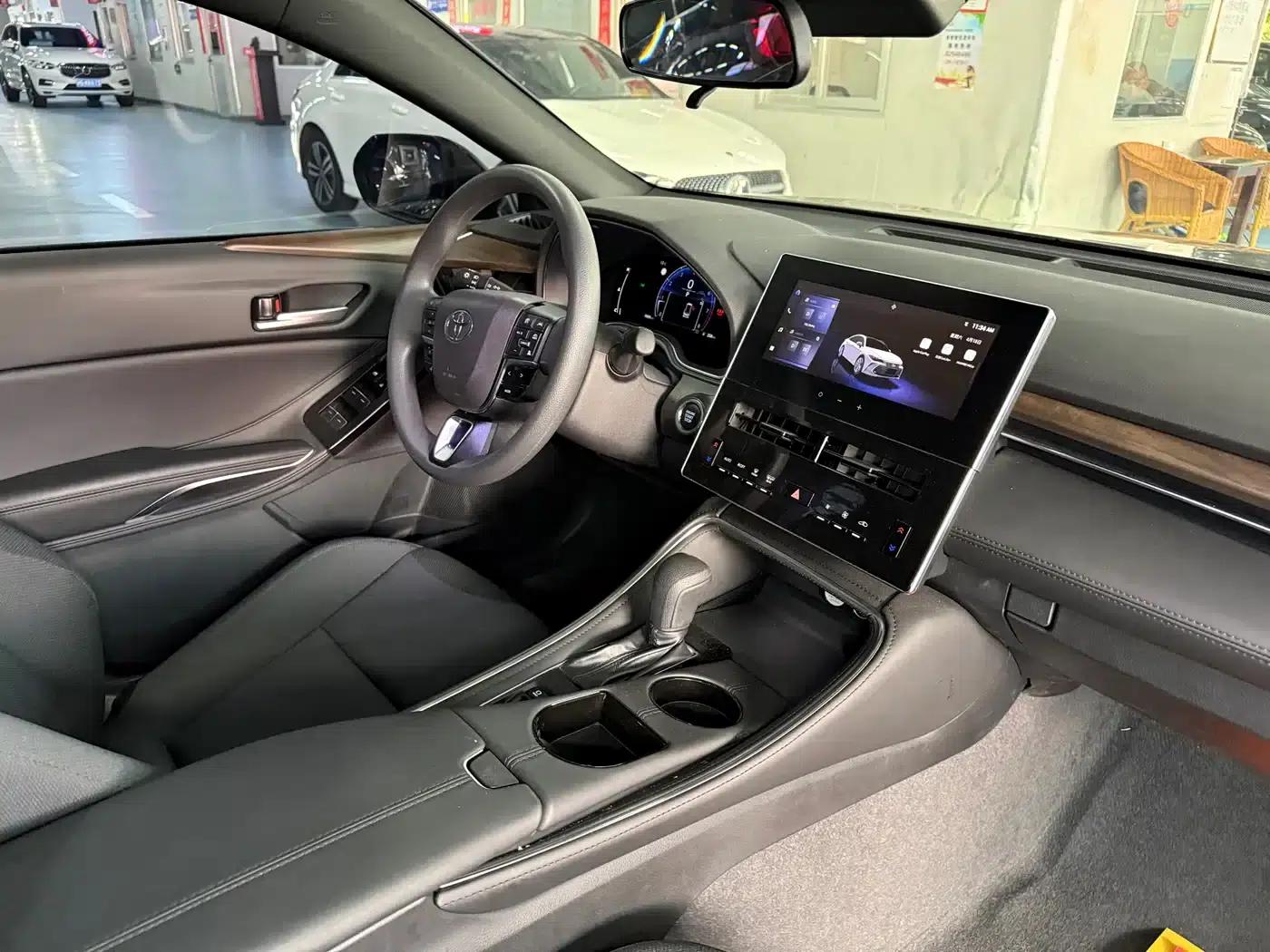 2024 Toyota Avalon 2.0L Entry-level Edition — миниатюра 14