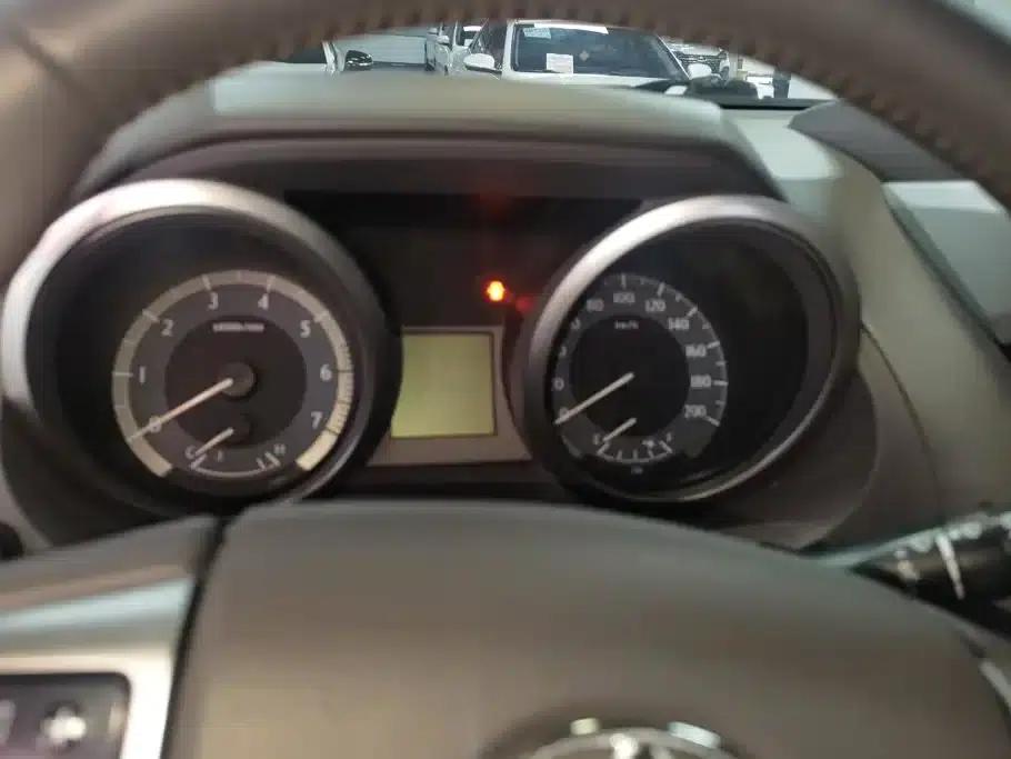 2016 Prado 2.7L Automatic Standard Edition — миниатюра 14