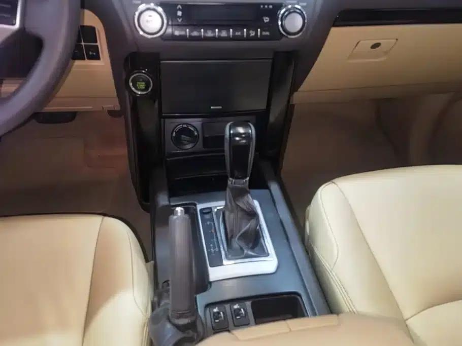 2016 Prado 2.7L Automatic Standard Edition — миниатюра 16