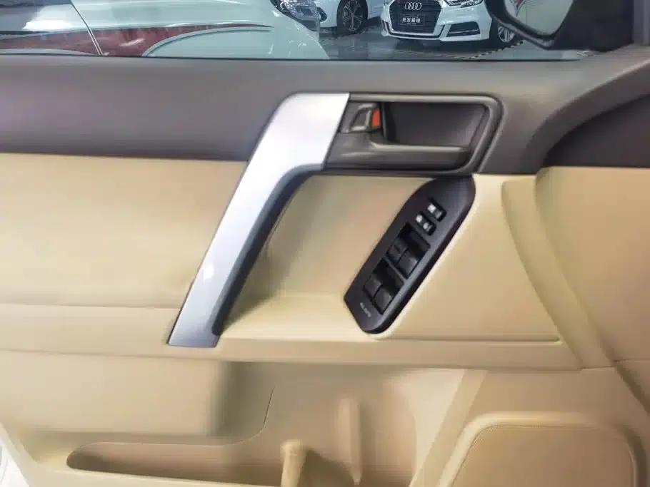 2016 Prado 2.7L Automatic Standard Edition — миниатюра 7