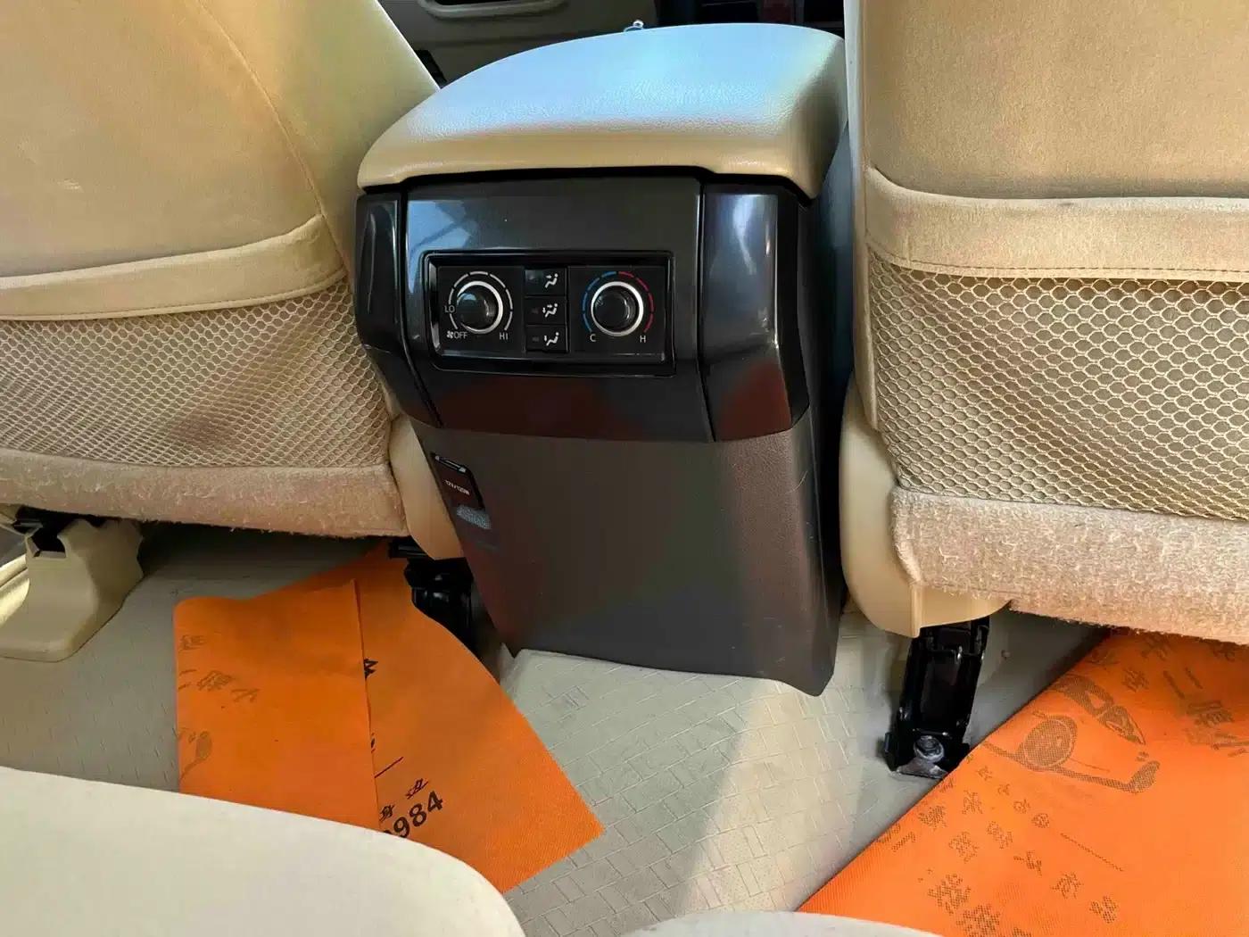 2014 Prado Imported Model 2.7L Automatic Luxury Edition — миниатюра 18