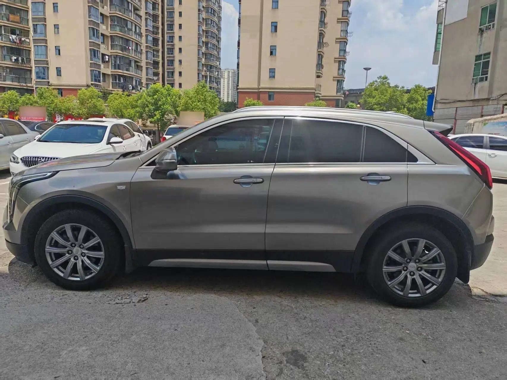 Cadillac XT4 2020 28T Two-Wheel-Drive Leading Version — миниатюра 4