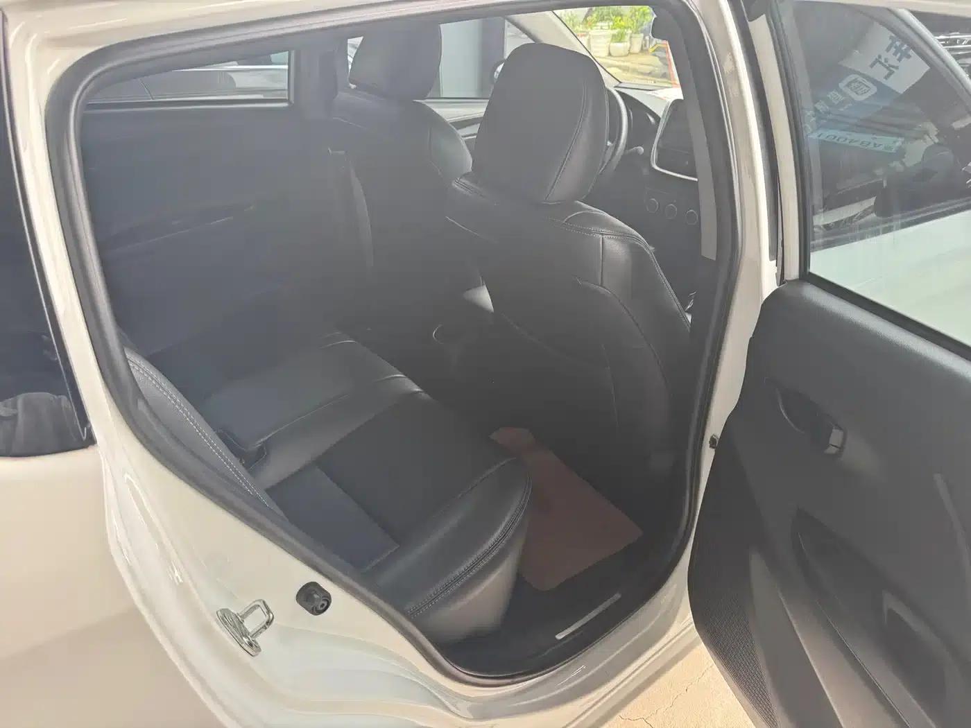 YARiS L Zhixuan 2016 Facelift 1.5E CVT Dynamic Edition — миниатюра 9