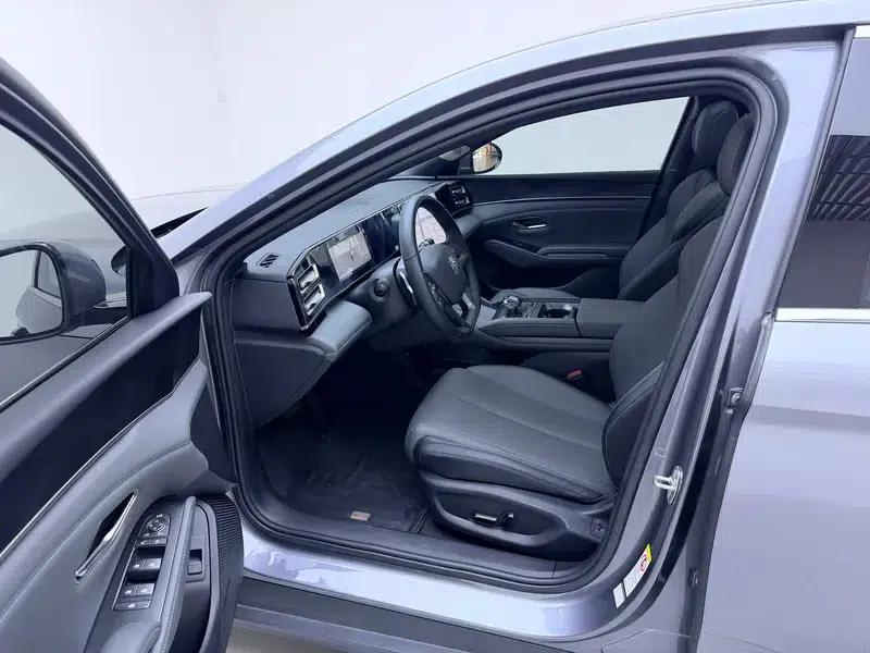 Qin L DM 2025 Smart Driving Edition DM-i 120KM Superior Model — миниатюра 17