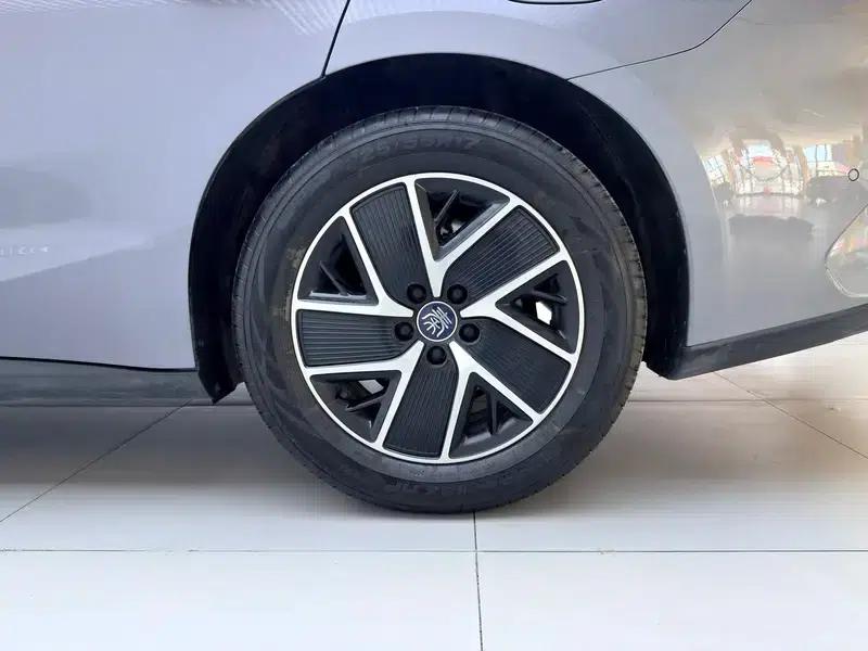 Qin L DM 2025 Smart Driving Edition DM-i 120KM Superior Model — миниатюра 9