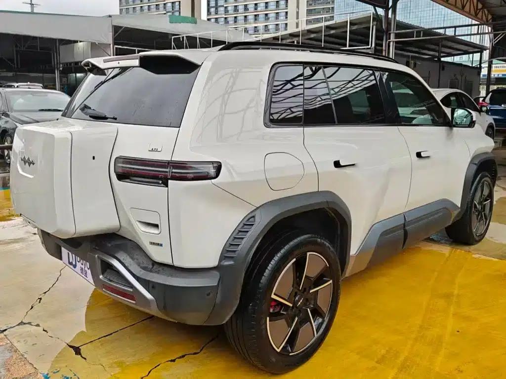 Titanium 3 2025 Model 501KM AWD Ultra Edition — миниатюра 6