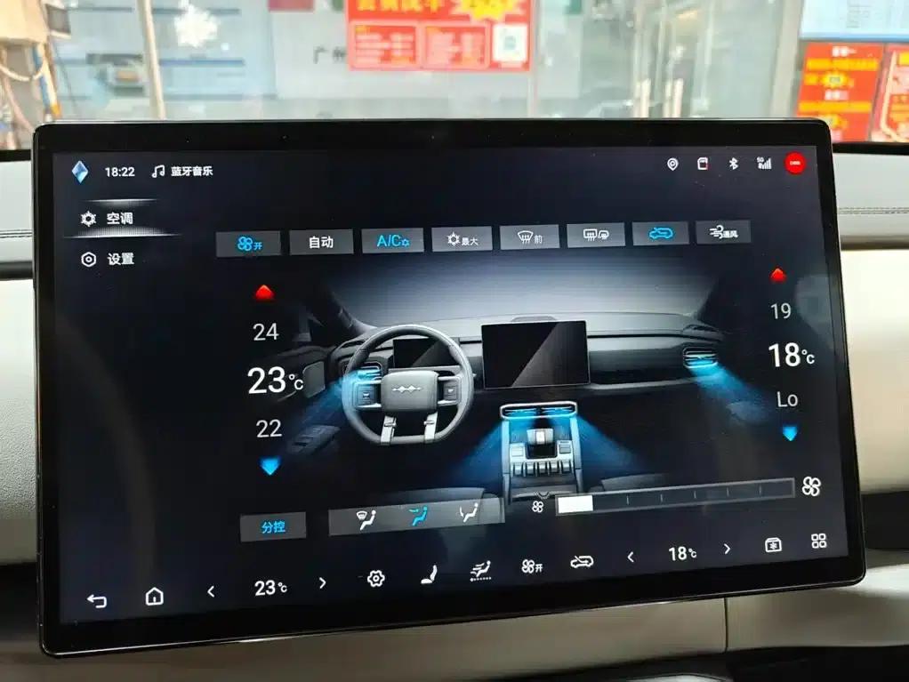 Titanium 3 2025 Model 501KM AWD Ultra Edition — миниатюра 10