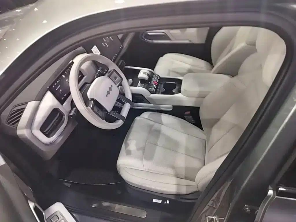 Titanium 3 2025 Model 501KM AWD Ultra Edition — миниатюра 16