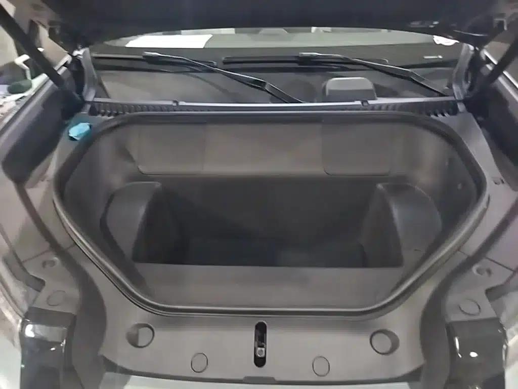 Titanium 3 2025 Model 501KM AWD Ultra Edition — миниатюра 20