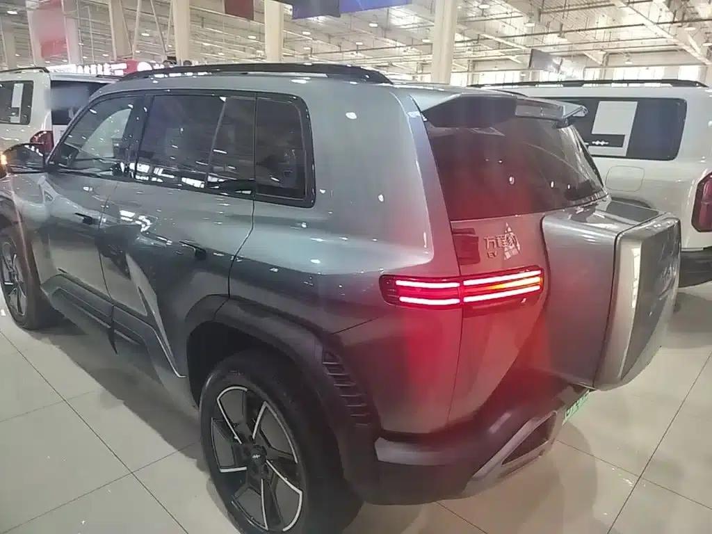 Titanium 3 2025 Model 501KM AWD Ultra Edition — миниатюра 5