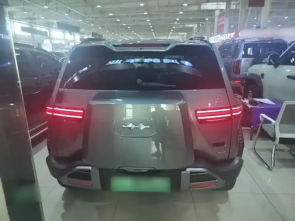 Titanium 3 2025 Model 501KM AWD Ultra Edition — миниатюра 6