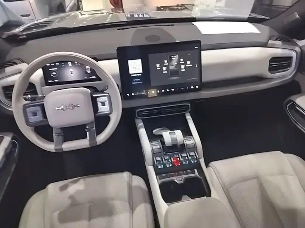 Titanium 3 2025 Model 501KM AWD Ultra Edition — миниатюра 10