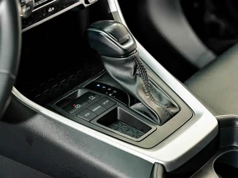 Highlander 2023 2.0L CVT 2WD Luxury PLUS Edition — миниатюра 11
