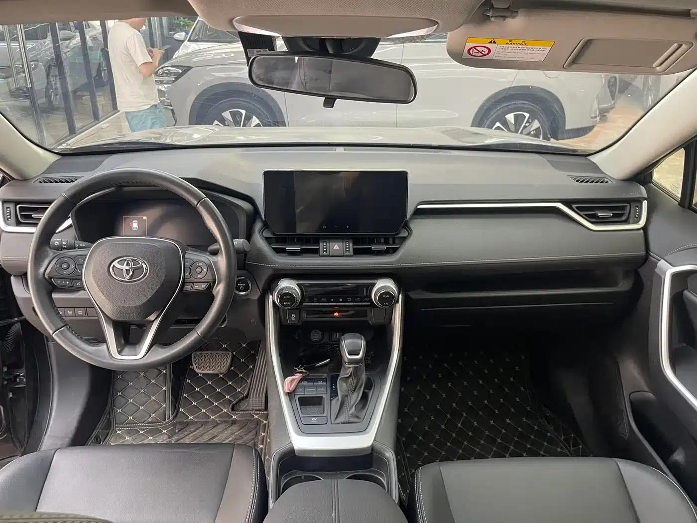 2024 Toyota RAV4 Hybrid 2.5L E-CVT 2WD Luxury PLUS Edition — миниатюра 14