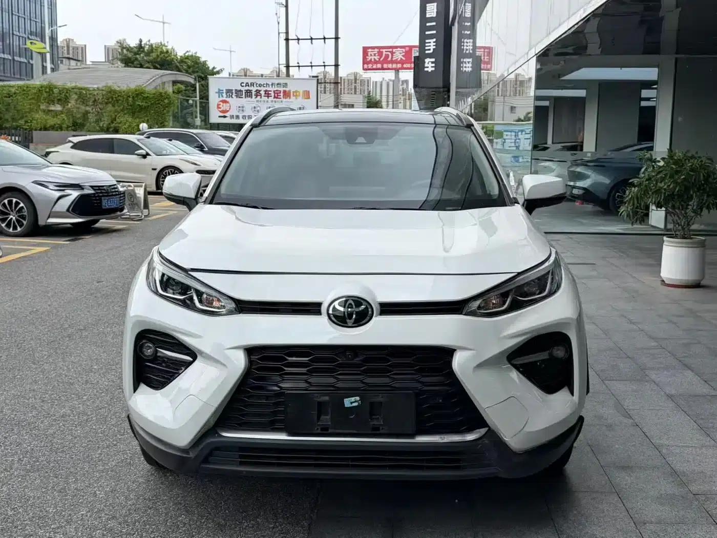 Highlander 2023 2.0L CVT 2WD Luxury PLUS Edition — миниатюра 2