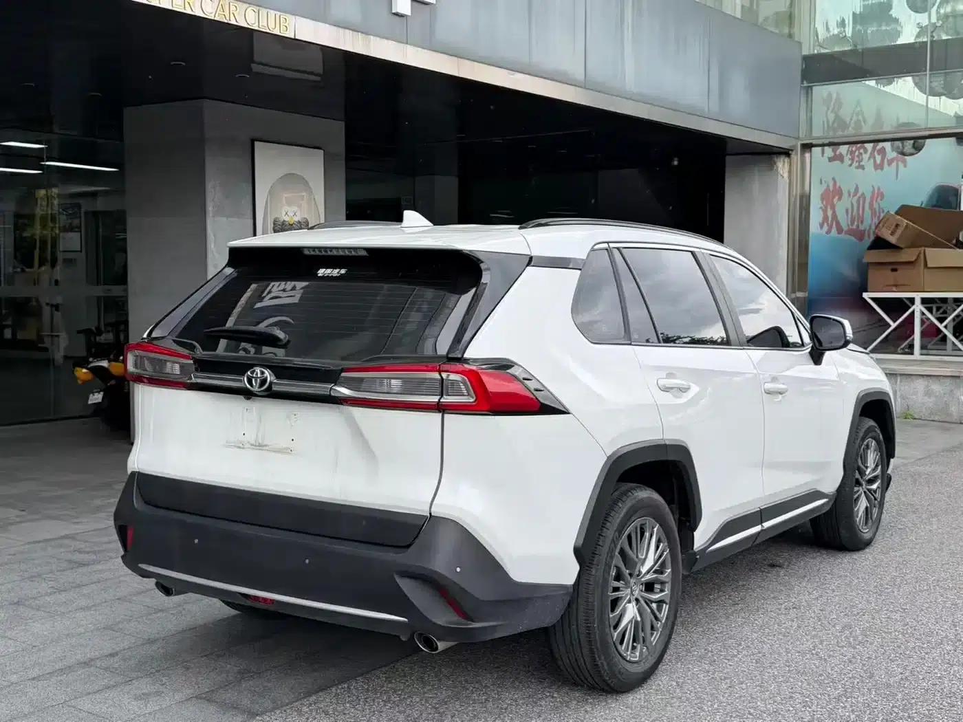 Highlander 2023 2.0L CVT 2WD Luxury PLUS Edition — миниатюра 4