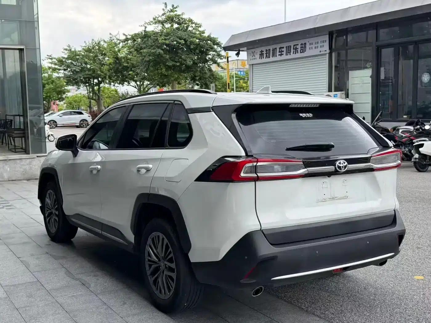 Highlander 2023 2.0L CVT 2WD Luxury PLUS Edition — миниатюра 9