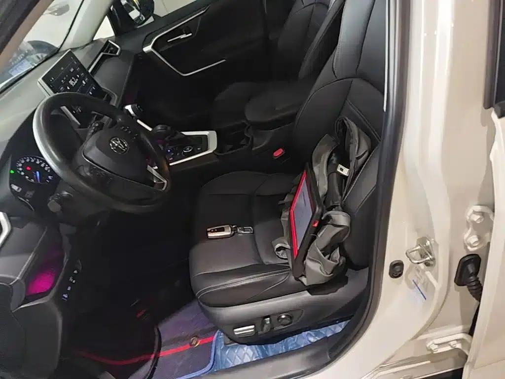 2021 Toyota RAV4 Hybrid 2.5L E-CVT AWD Luxury Edition — миниатюра 15