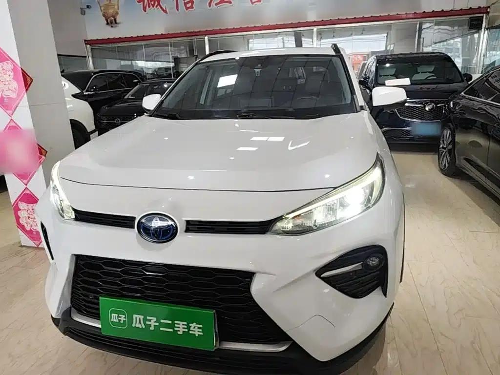 2021 Toyota RAV4 Hybrid 2.5L E-CVT AWD Luxury Edition — миниатюра 3