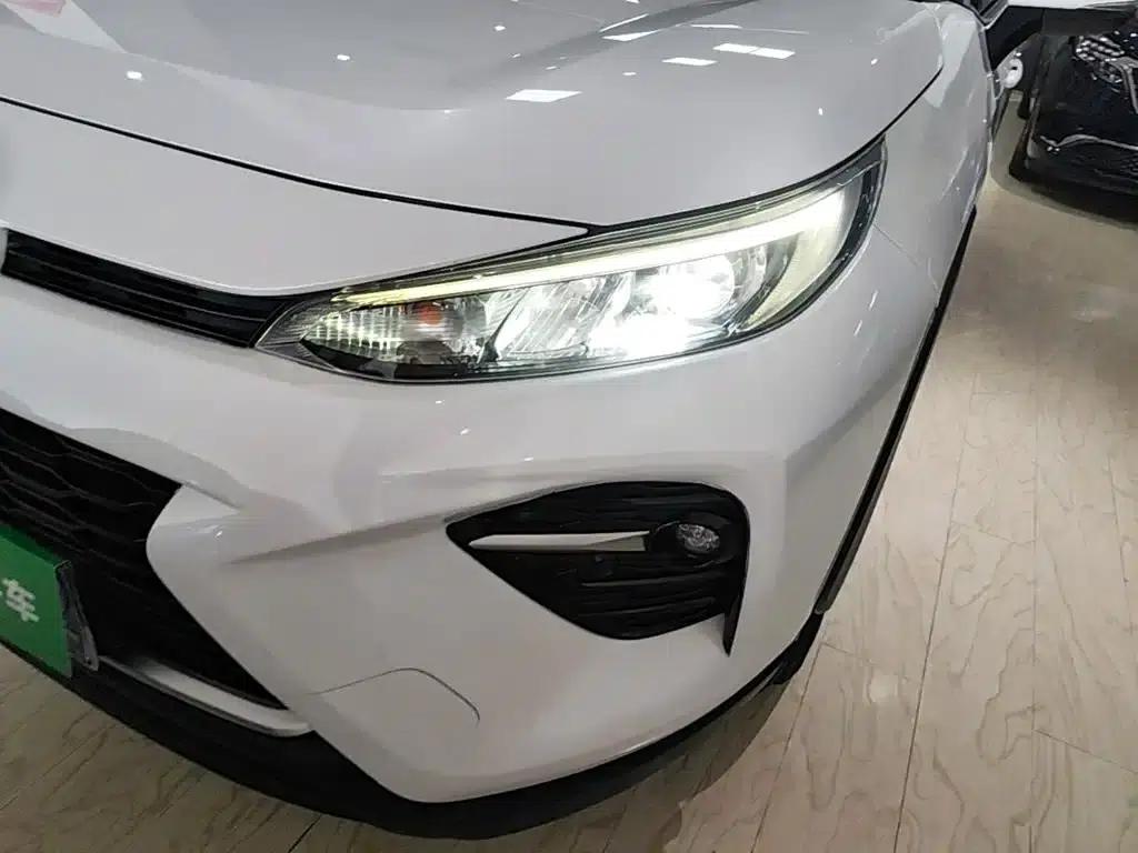 2021 Toyota RAV4 Hybrid 2.5L E-CVT AWD Luxury Edition — миниатюра 24