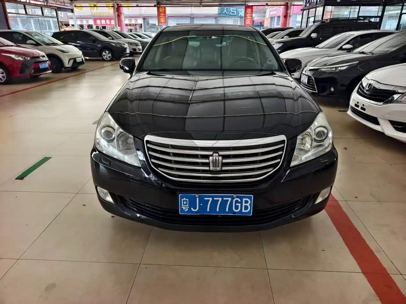 Crown 2011 2.5L Royal Leather Sunroof Special Edition — миниатюра 2