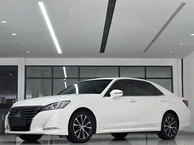 Crown 2018 2.0T Fashion Edition