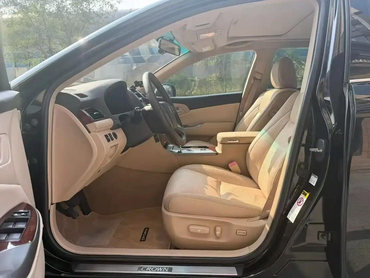 Crown 2012 2.5L Royal Leather Edition — миниатюра 4