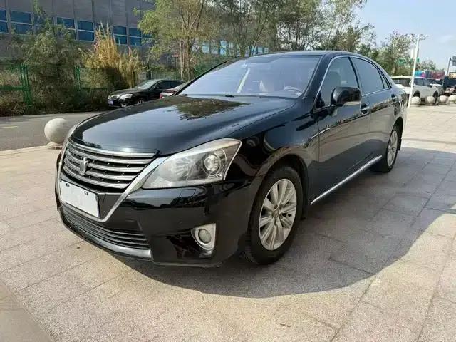 Crown 2012 2.5L Royal Leather Edition