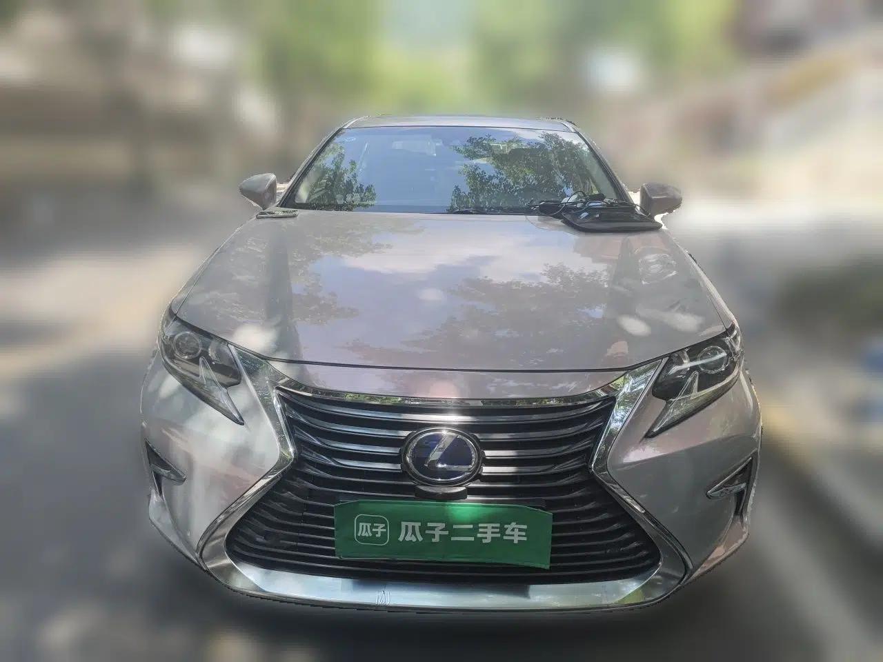 Lexus ES 2015 300h Comfort Edition — миниатюра 2