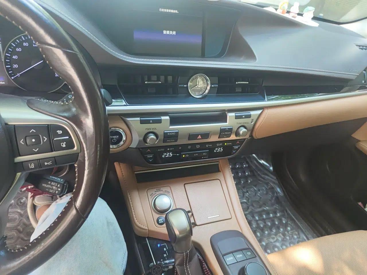 Lexus ES 2015 300h Comfort Edition — миниатюра 13