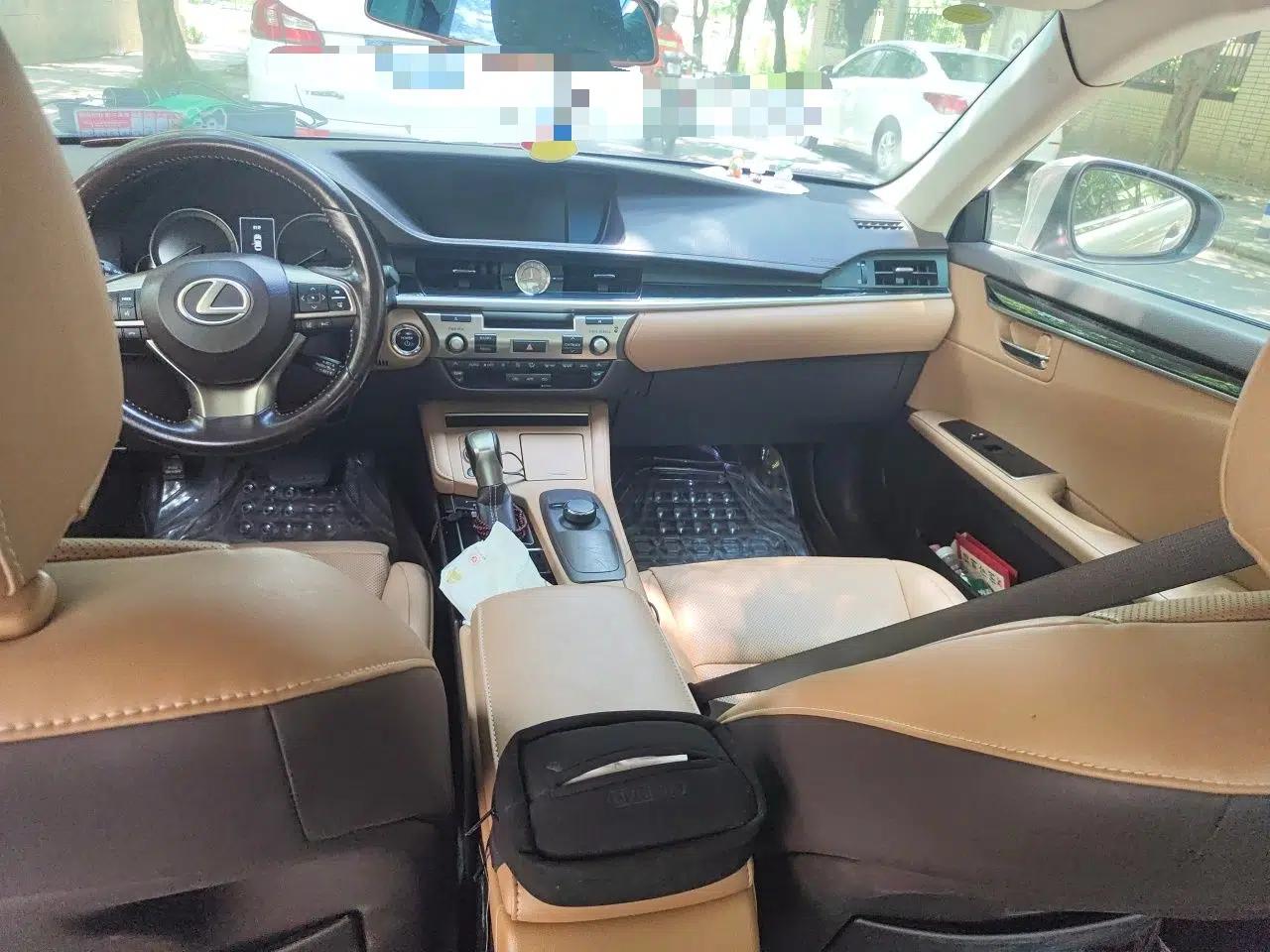 Lexus ES 2015 300h Comfort Edition — миниатюра 18