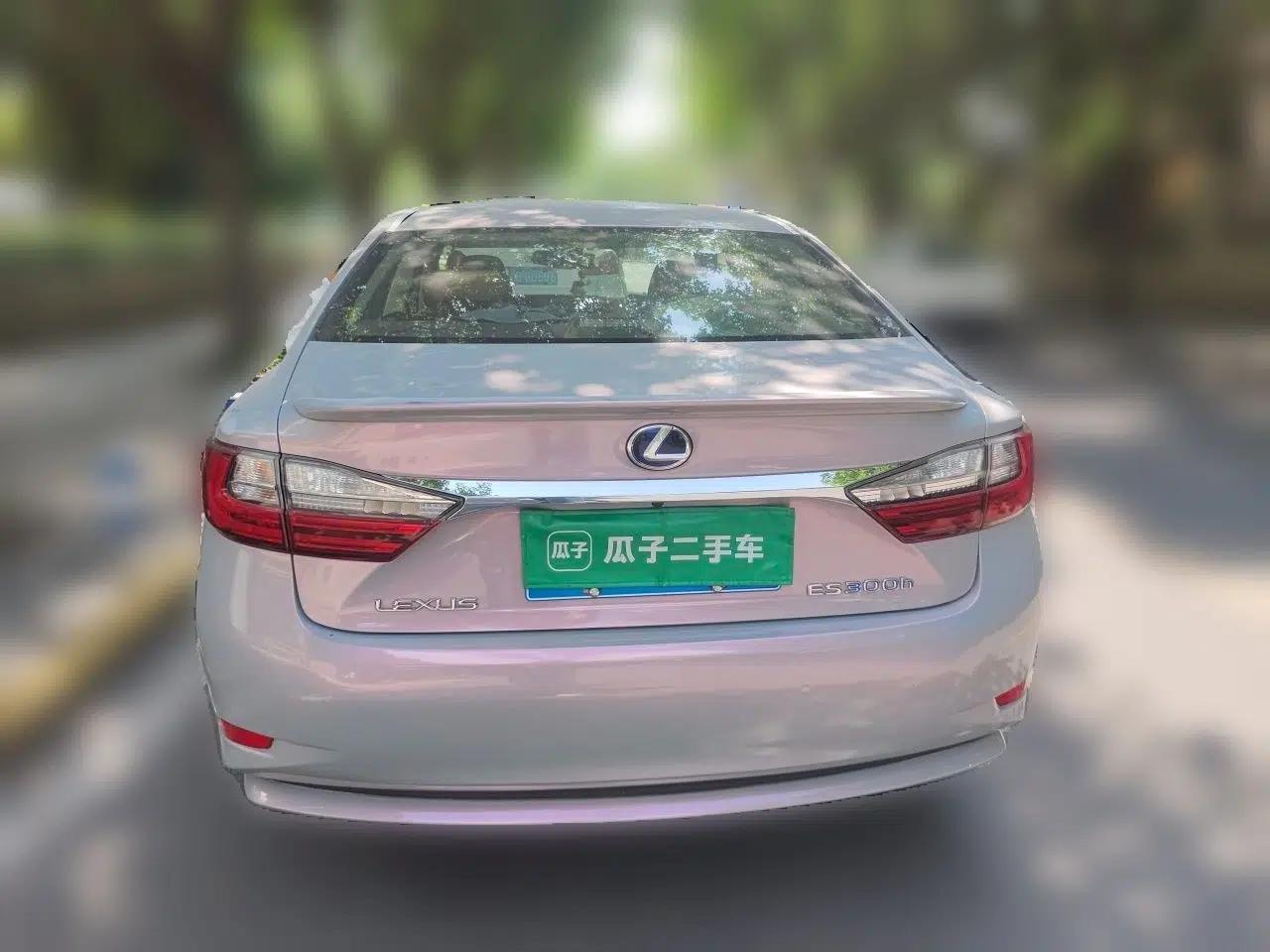Lexus ES 2015 300h Comfort Edition — миниатюра 5
