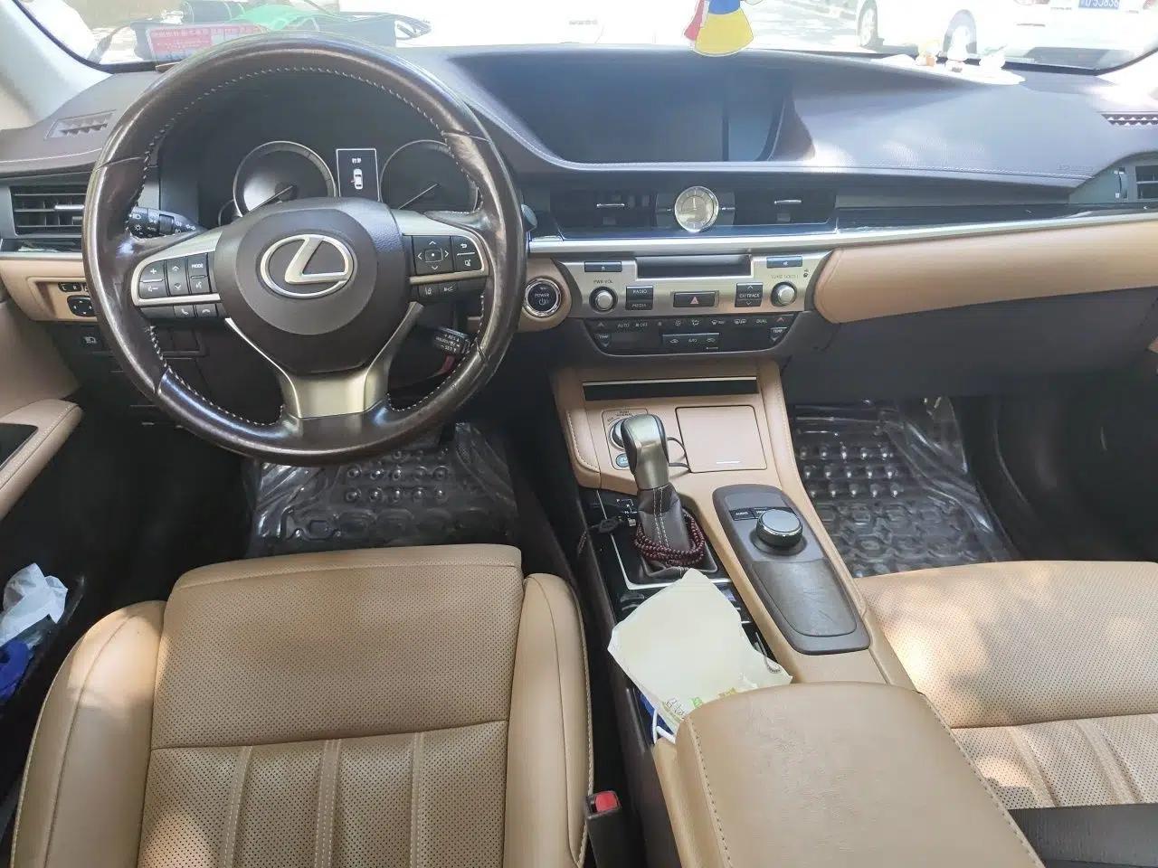Lexus ES 2015 300h Comfort Edition — миниатюра 9