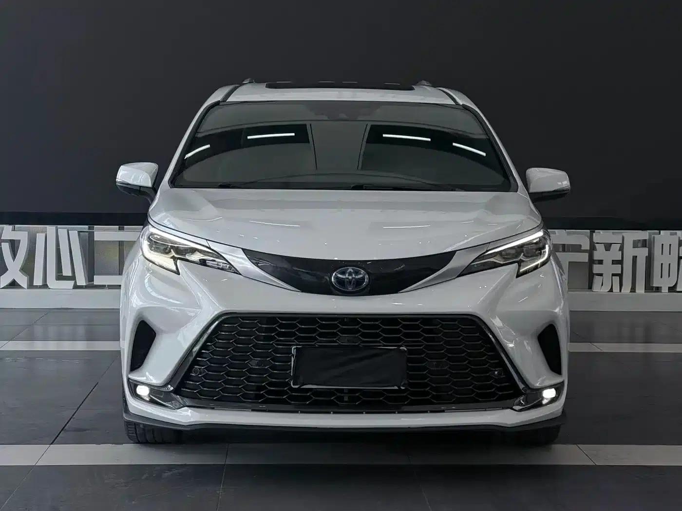 2023 Grevia 2.5L Hybrid Flagship VIP Edition — миниатюра 2