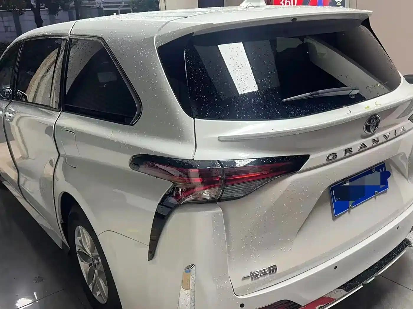2024 Grevia 2.5L Hybrid Comfort Edition — миниатюра 4