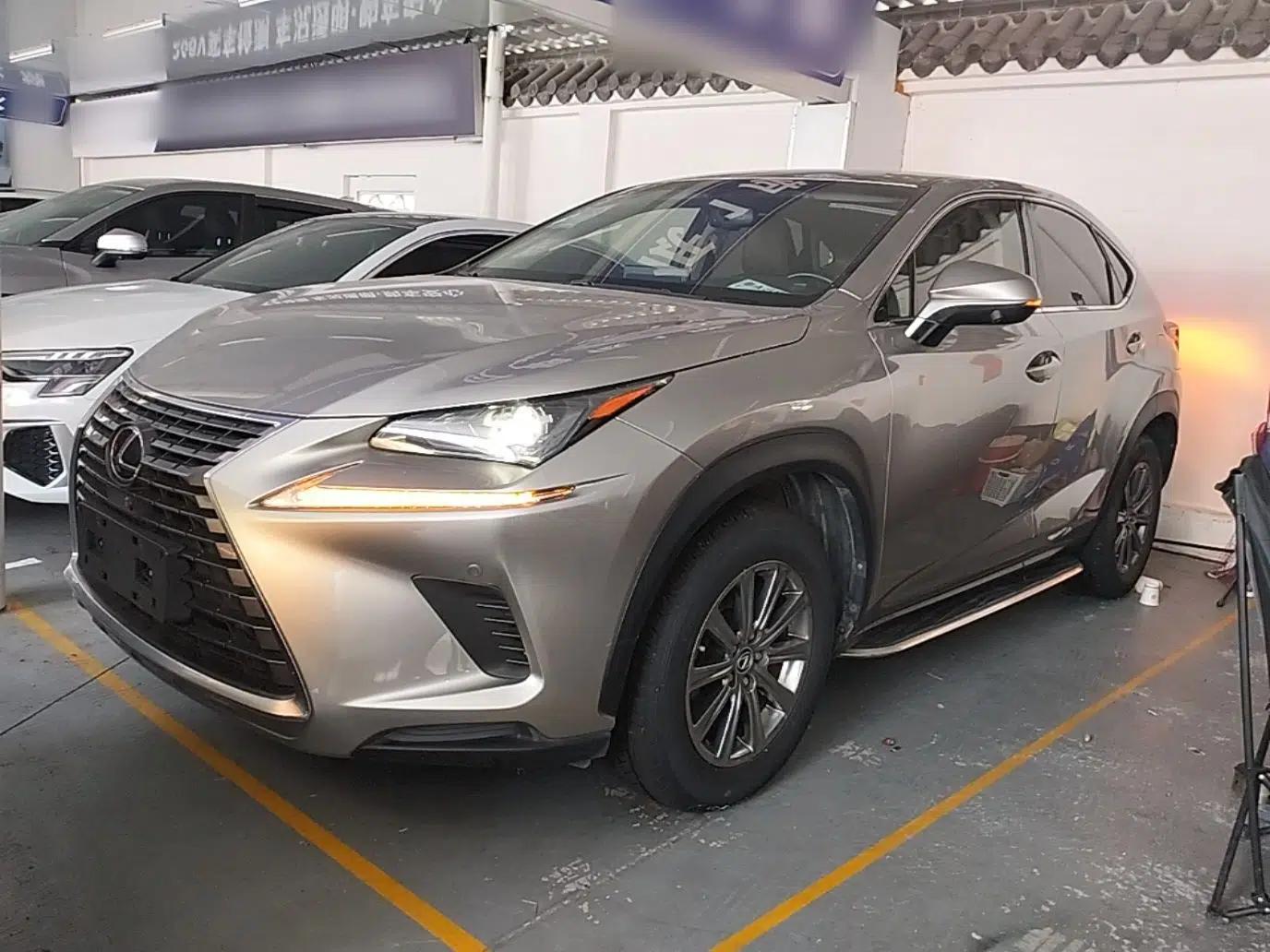 Lexus NX 2017 200 Front-Wheel-Drive X-Trail SE Edition — миниатюра 1