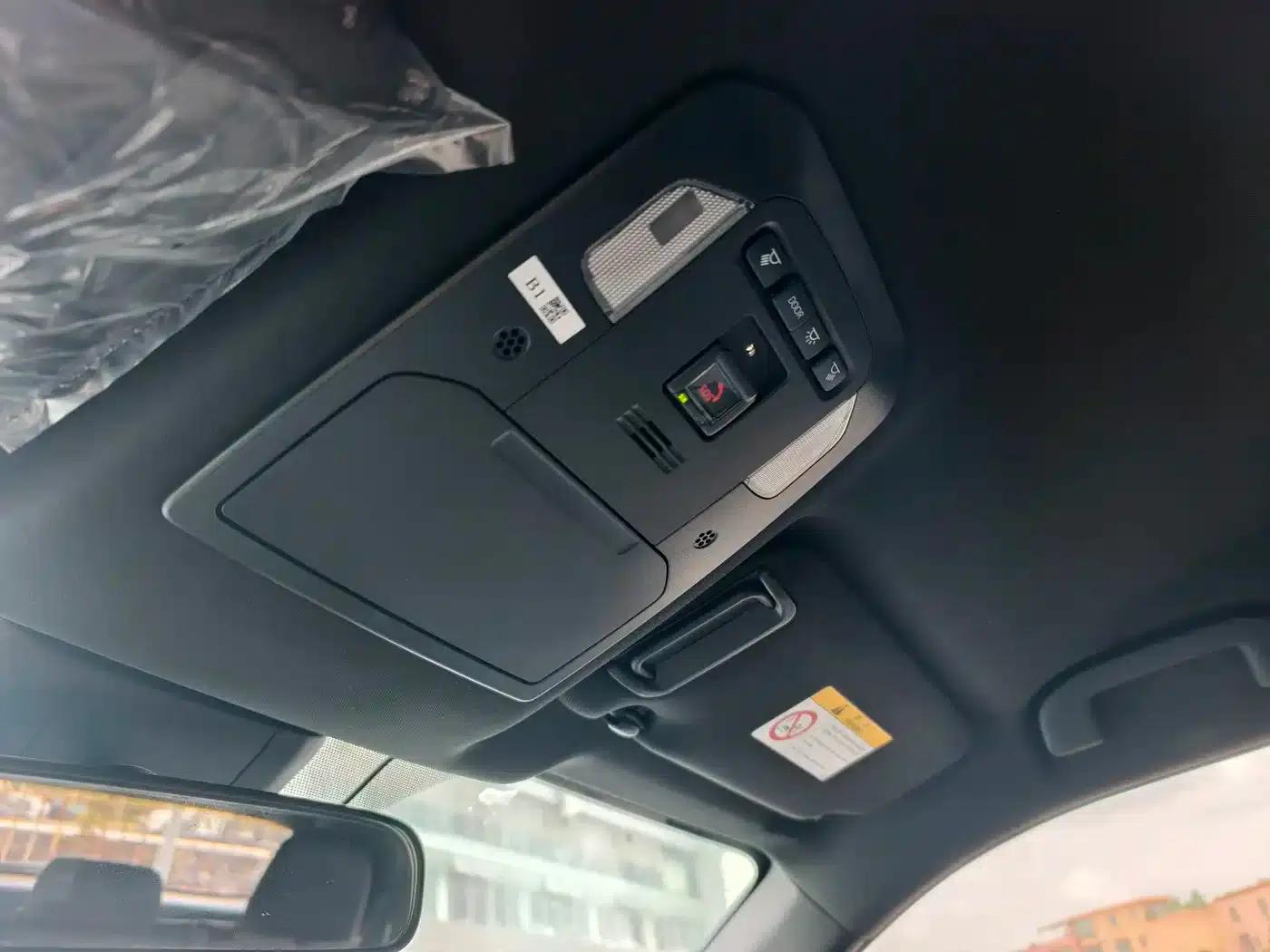 Crown Land Cruiser 2023 2.5L HEV 2WD Entry-level Edition (5-seater) — миниатюра 18