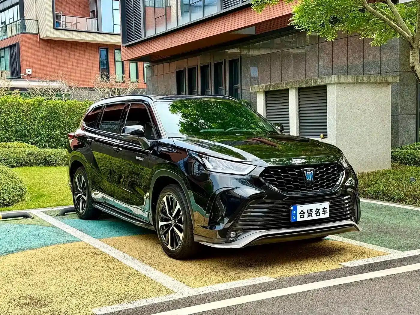 Crown Land Cruiser 2023 2.5L HEV 4WD Luxury Edition — миниатюра 3