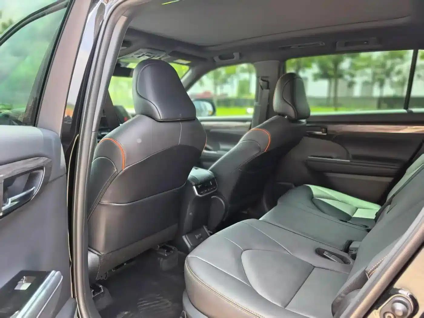 Crown Land Cruiser 2024 2.5L HEV 4WD Premium Edition — миниатюра 6