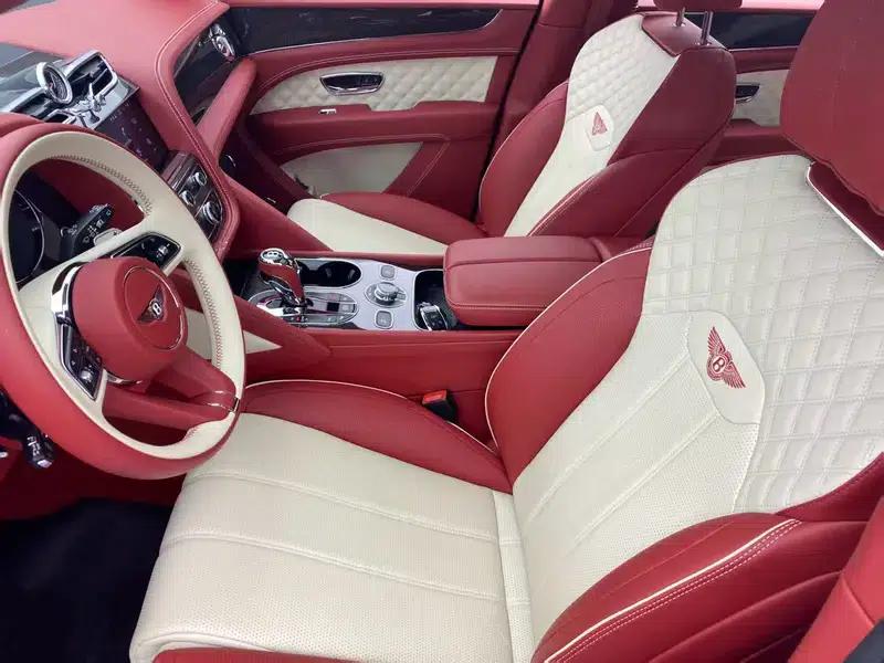 Bentayga 2022 4.0T Automatic AWD 5-seater Parallel Import — миниатюра 8
