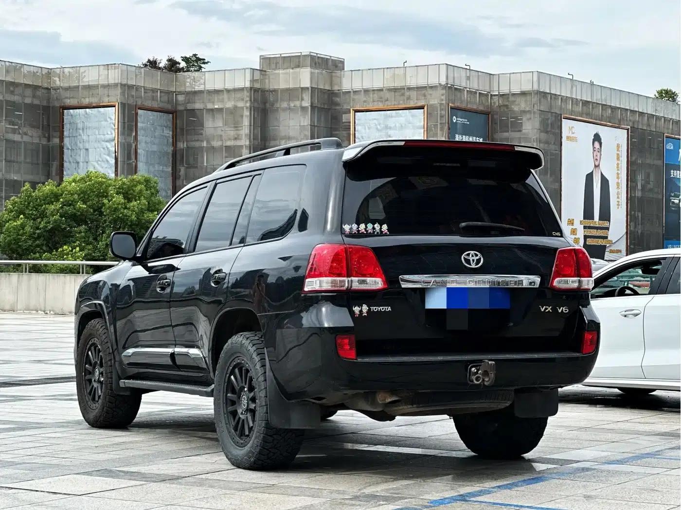 2010 Land Cruiser 4.0L Automatic VX — миниатюра 3